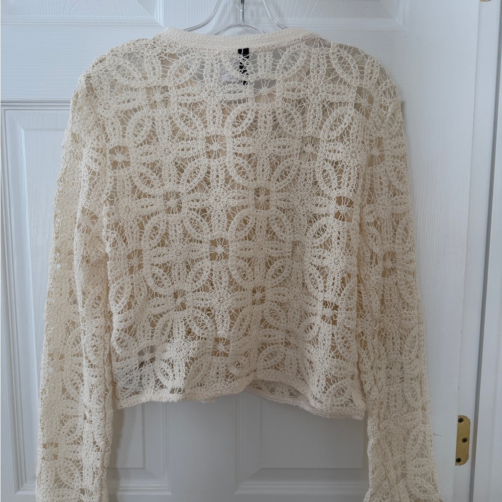 HM Divided Ivory Lace Button-Up Top - Picture 4 of 7